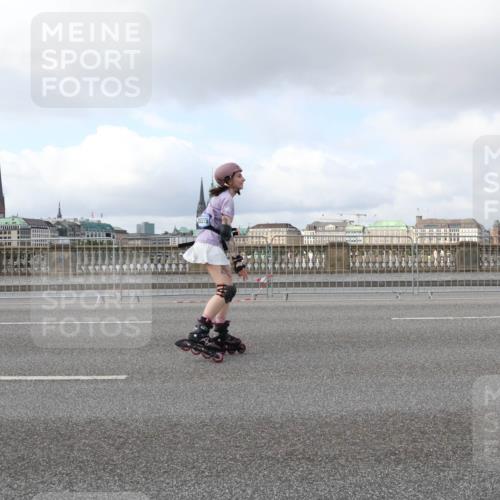 29.06.2025 - hella hamburg halbmarathon Lena Gebhardt http://msf.ph/oto/8239077 29.06.2025 09:02:06 Lombardsbrücke  meine-sportfotos.de