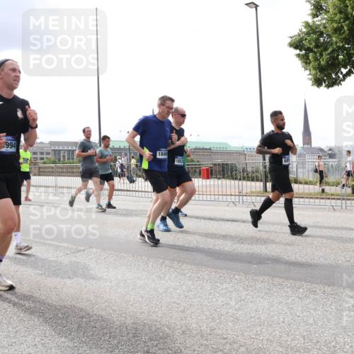 29.06.2025 - hella hamburg halbmarathon Lena Gebhardt http://msf.ph/oto/8239110 29.06.2025 10:33:47 Lombardsbrücke 1189, 1275, 1417, 1705, 1787, 1896, 1995, 2342, 2482, 2526, 2776, 3170, 3264, 3340, 3341, 3345, 3560, 3812, 4164, 4361, 4433, 4449, 4479, 4696, 4807, 4942, 5075, 5096, 5141, 5557, 5561, 5566, 5569, 5584, 5691, 5821, 5822, 5887, 6109, 6364, 6515, 6516, 6854, 6956, 6999, 7027, 7565, 7653, 7705, 8021, 8157, 8202, 8277, 8282, 8375, 8377, 8383, 8401, 8891, 9094, 9234, 9258, 9438, 9591, 9592, 9750, 9780, 9799, 9875, 9995, 10007, 10071, 10561, 11811 meine-sportfotos.de