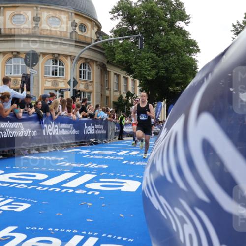 29.06.2025 - hella hamburg halbmarathon Strokosch-Dieckow http://msf.ph/oto/8239132 29.06.2025 10:36:14 Ziel 2774, 6032, 6829, 6990, 6993, 12051, 12447, 13991, 14601, 15115, 15348, 16158, 17078, 17192, 17329, 17691, 18600 meine-sportfotos.de