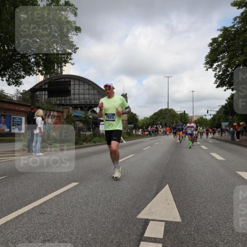 29.06.2025 - hella hamburg halbmarathon Yannick Fuchs http://msf.ph/oto/8239155 29.06.2025 10:34:42 20KM 1358, 1603, 1975, 2573, 2750, 2826, 3626, 4381, 4766, 4888, 5375, 5409, 5508, 5803, 6149, 6152, 6649, 7109, 7495, 7622, 8467, 8574, 8933, 9294, 10900, 11731, 12088, 12865, 14077, 14699, 14924, 15015, 15421, 15424, 15813, 15828, 16580, 16761, 17245, 17973, 18614, 18979 meine-sportfotos.de