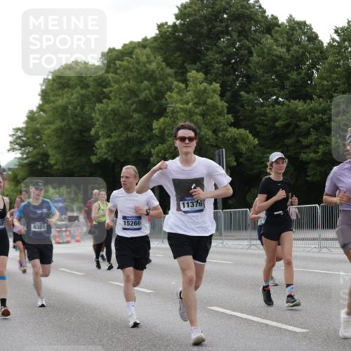 29.06.2025 - hella hamburg halbmarathon Jannik Wohlers http://msf.ph/oto/8239165 29.06.2025 10:29:23 Lombardsbrücke 1063, 1694, 2302, 2699, 3524, 4395, 4580, 5350, 7832, 8388, 8941, 9095, 9937, 11269, 11376, 11444, 11634, 12216, 12227, 12305, 13031, 13810, 15266, 16306, 17529, 17945, 18385 meine-sportfotos.de