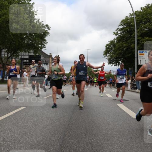 29.06.2025 - hella hamburg halbmarathon Yannick Fuchs http://msf.ph/oto/8239213 29.06.2025 10:47:17 20KM 1061, 1258, 1499, 1706, 1783, 2074, 2082, 2099, 2346, 2910, 3059, 3208, 3209, 3334, 4065, 4419, 4635, 4770, 5077, 5907, 6198, 6628, 6877, 7177, 7509, 7864, 8273, 8361, 8390, 8651, 9065, 9142, 9163, 9537, 10549, 10724, 10891, 10895, 11588, 11589, 11604, 11689, 11992, 12155, 12413, 12490, 12875, 12910, 13289, 13997, 14323, 15061, 15126, 15179, 15430, 15497, 15681, 16467, 16538, 16986, 18134, 18590, 18720, 18901, 19244 meine-sportfotos.de