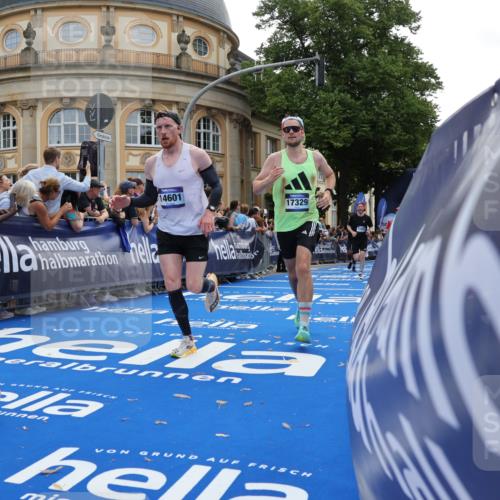 29.06.2025 - hella hamburg halbmarathon Strokosch-Dieckow http://msf.ph/oto/8239255 29.06.2025 10:36:16 Ziel 2774, 6829, 6990, 6993, 12051, 12447, 13991, 14075, 14601, 15115, 15348, 16158, 17078, 17192, 17329, 17691 meine-sportfotos.de