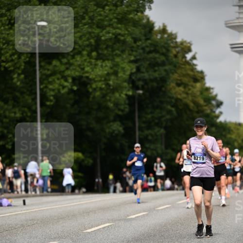 29.06.2025 - hella hamburg halbmarathon Dr. Thomas Lammeyer http://msf.ph/oto/8239306 29.06.2025 10:13:55 Kennedybrücke 1483, 1513, 1573, 1838, 3921, 5511, 7042, 7333, 7636, 7685, 8090, 8219, 8890, 9366, 9434, 9674, 9681, 9781, 9816, 10036, 10943, 11027, 11180 meine-sportfotos.de
