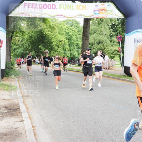 29.06.2025 - hella hamburg halbmarathon MichiJ http://msf.ph/oto/8239310 29.06.2025 10:50:21 Zwischen KM18-KM19 2424, 3919, 7290, 7453, 7717, 12008, 14493, 15532, 15698, 16594, 17441, 18321 meine-sportfotos.de