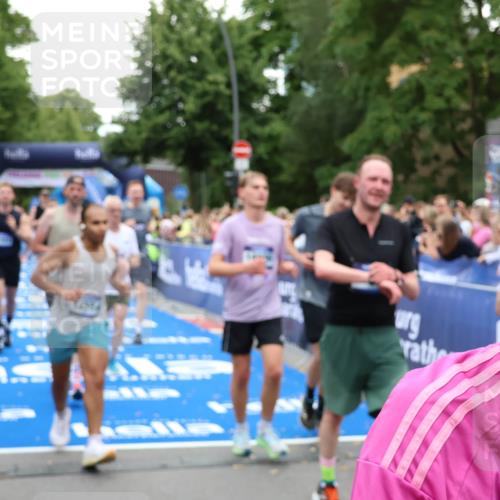 29.06.2025 - hella hamburg halbmarathon Zöllner http://msf.ph/oto/8239311 29.06.2025 10:55:39 Ziel 1120, 2955, 2982, 3037, 4897, 8573, 11039, 11554, 11568, 12196, 12515, 12544, 12584, 13267, 14036, 14592, 15896, 16110, 17615, 18064 meine-sportfotos.de