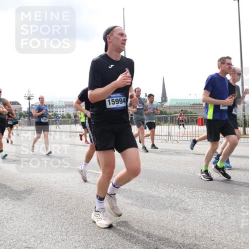29.06.2025 - hella hamburg halbmarathon Lena Gebhardt http://msf.ph/oto/8239364 29.06.2025 10:33:47 Lombardsbrücke 1189, 1275, 1417, 1705, 1787, 1896, 1995, 2342, 2482, 2526, 2776, 3170, 3264, 3340, 3341, 3345, 3560, 3812, 4164, 4361, 4433, 4449, 4479, 4696, 4807, 4942, 5075, 5096, 5141, 5557, 5561, 5566, 5569, 5584, 5691, 5821, 5822, 5887, 6109, 6364, 6515, 6516, 6854, 6956, 6999, 7027, 7565, 7653, 7705, 8021, 8157, 8202, 8277, 8282, 8375, 8377, 8383, 8401, 8891, 9094, 9234, 9258, 9438, 9591, 9592, 9750, 9780, 9799, 9875, 9995, 10007, 10071, 10561, 11811 meine-sportfotos.de