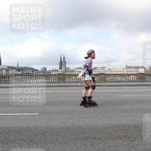 29.06.2025 - hella hamburg halbmarathon Lena Gebhardt http://msf.ph/oto/8239368 29.06.2025 09:02:06 Lombardsbrücke  meine-sportfotos.de