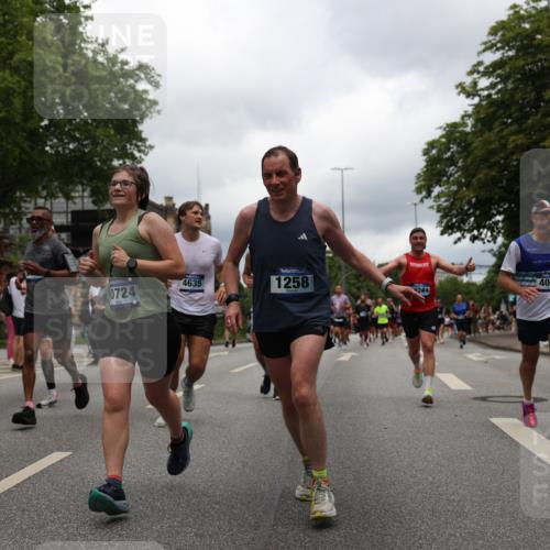29.06.2025 - hella hamburg halbmarathon Yannick Fuchs http://msf.ph/oto/8239422 29.06.2025 10:47:17 20KM 1061, 1258, 1499, 1706, 1783, 2074, 2082, 2099, 2346, 2910, 3059, 3208, 3209, 3334, 4065, 4419, 4635, 4770, 5077, 5907, 6198, 6628, 6877, 7177, 7509, 7864, 8273, 8361, 8390, 8651, 9065, 9142, 9163, 9537, 10549, 10724, 10891, 10895, 11588, 11589, 11604, 11689, 11992, 12155, 12413, 12490, 12875, 12910, 13289, 13997, 14323, 15061, 15126, 15179, 15430, 15497, 15681, 16467, 16538, 16986, 18134, 18590, 18720, 18901, 19244 meine-sportfotos.de