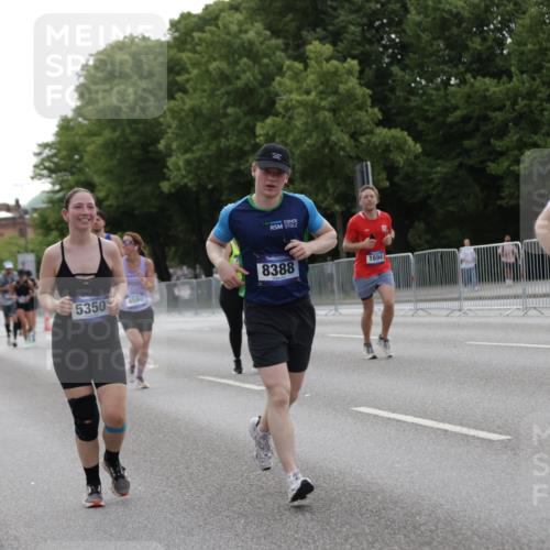 29.06.2025 - hella hamburg halbmarathon Jannik Wohlers http://msf.ph/oto/8239437 29.06.2025 10:29:25 Lombardsbrücke 1694, 2302, 2699, 4395, 4580, 5350, 8388, 8941, 9095, 9937, 11269, 11376, 11444, 11634, 12216, 12227, 12305, 12537, 13031, 13810, 15266, 17529, 18385 meine-sportfotos.de