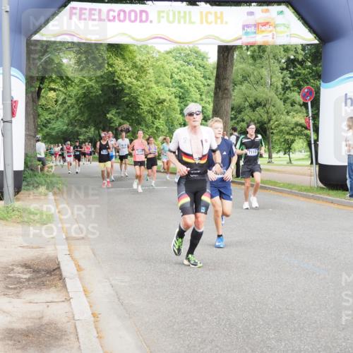 29.06.2025 - hella hamburg halbmarathon MichiJ http://msf.ph/oto/8239476 29.06.2025 10:27:31 Zwischen KM18-KM19 2719, 2980, 3431, 3783, 7110, 7981, 9403, 11281, 13800, 15561, 16280, 17623, 18761, 19004, 19151 meine-sportfotos.de