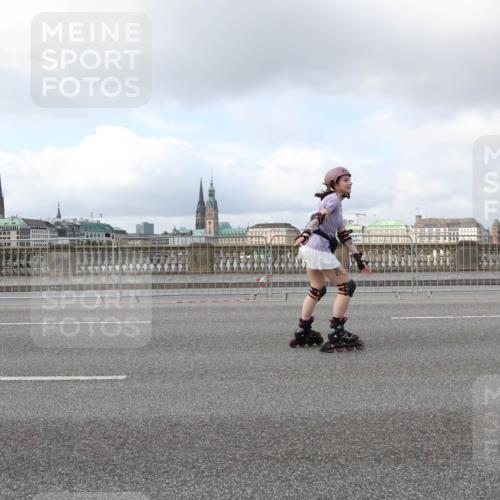 29.06.2025 - hella hamburg halbmarathon Lena Gebhardt http://msf.ph/oto/8239502 29.06.2025 09:02:06 Lombardsbrücke  meine-sportfotos.de