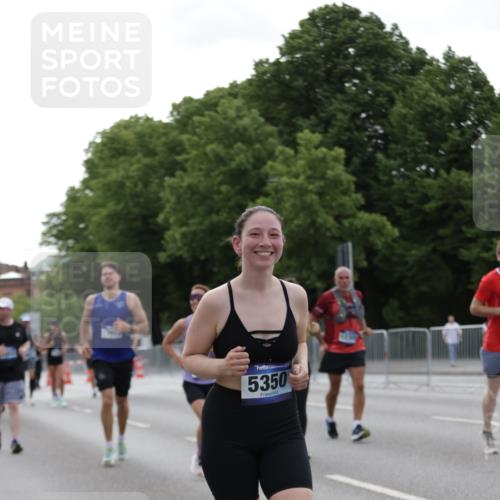 29.06.2025 - hella hamburg halbmarathon Jannik Wohlers http://msf.ph/oto/8239520 29.06.2025 10:29:26 Lombardsbrücke 1097, 1694, 2302, 2699, 3613, 4395, 4580, 5063, 5350, 8388, 8941, 9095, 9937, 11269, 11376, 11444, 11634, 12216, 12227, 12305, 12537, 13031, 13810, 15266, 17529, 18385 meine-sportfotos.de