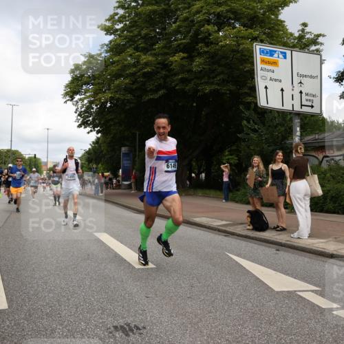 29.06.2025 - hella hamburg halbmarathon Yannick Fuchs http://msf.ph/oto/8239537 29.06.2025 10:34:45 20KM 1603, 1975, 2714, 2750, 2826, 4381, 4766, 4888, 5375, 5409, 5508, 5803, 6080, 6149, 6152, 6649, 7109, 7495, 7622, 8467, 8574, 8933, 9294, 10900, 11731, 12088, 12540, 12704, 12865, 14077, 14699, 14924, 15015, 15421, 15424, 15813, 15828, 16580, 16761, 17245, 17973, 18614, 18979 meine-sportfotos.de