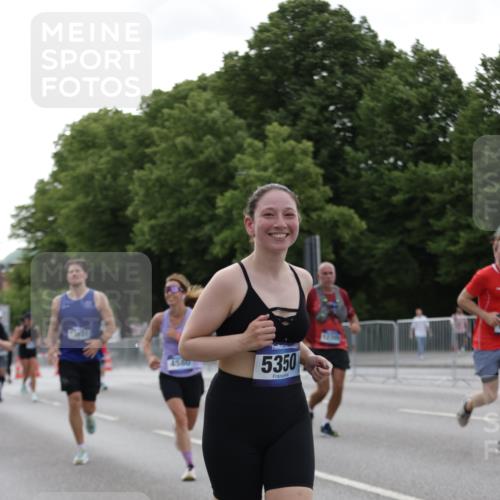 29.06.2025 - hella hamburg halbmarathon Jannik Wohlers http://msf.ph/oto/8239581 29.06.2025 10:29:26 Lombardsbrücke 1097, 1694, 2302, 2699, 3613, 4395, 4580, 5063, 5350, 8388, 8941, 9095, 9937, 11269, 11376, 11444, 11634, 12216, 12227, 12305, 12537, 13031, 13810, 15266, 17529, 18385 meine-sportfotos.de