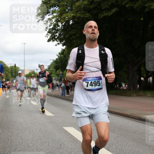 29.06.2025 - hella hamburg halbmarathon Yannick Fuchs http://msf.ph/oto/8239595 29.06.2025 10:34:46 20KM 1603, 1975, 2714, 2750, 2826, 4381, 4766, 4888, 5375, 5409, 5508, 5803, 6080, 6149, 6152, 6649, 7109, 7495, 7622, 8467, 8574, 8933, 9294, 10900, 10968, 11731, 12088, 12540, 12704, 12865, 14077, 14699, 14924, 15015, 15424, 15813, 15828, 16580, 16761, 17245, 17973, 18614, 18979 meine-sportfotos.de