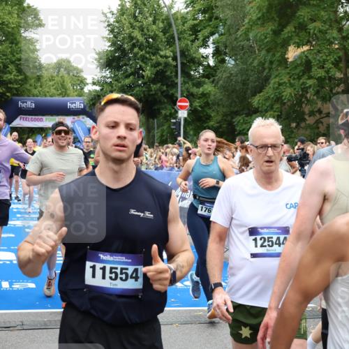 29.06.2025 - hella hamburg halbmarathon Zöllner http://msf.ph/oto/8239610 29.06.2025 10:55:42 Ziel 1120, 1143, 1834, 2955, 2982, 3037, 4897, 6924, 8255, 8573, 8618, 10212, 11039, 11568, 12196, 12483, 12515, 14909, 15896, 16110, 17615, 18064, 18190 meine-sportfotos.de