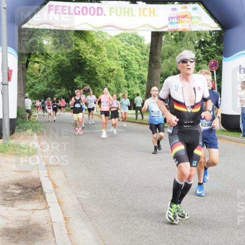 29.06.2025 - hella hamburg halbmarathon MichiJ http://msf.ph/oto/8239622 29.06.2025 10:27:31 Zwischen KM18-KM19 2719, 2980, 3431, 3783, 7110, 7981, 9403, 11281, 13800, 15561, 16280, 17623, 18761, 19004, 19151 meine-sportfotos.de