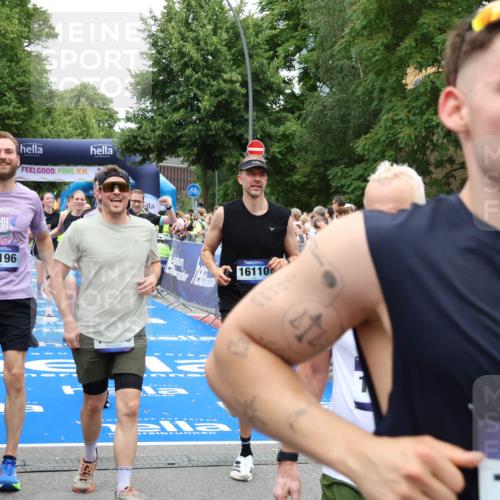 29.06.2025 - hella hamburg halbmarathon Zöllner http://msf.ph/oto/8239666 29.06.2025 10:55:43 Ziel 1120, 1143, 1834, 2955, 2982, 3037, 4897, 6924, 8255, 8618, 10212, 11039, 11568, 12196, 12483, 12515, 14909, 15896, 16110, 17615, 18064, 18190 meine-sportfotos.de