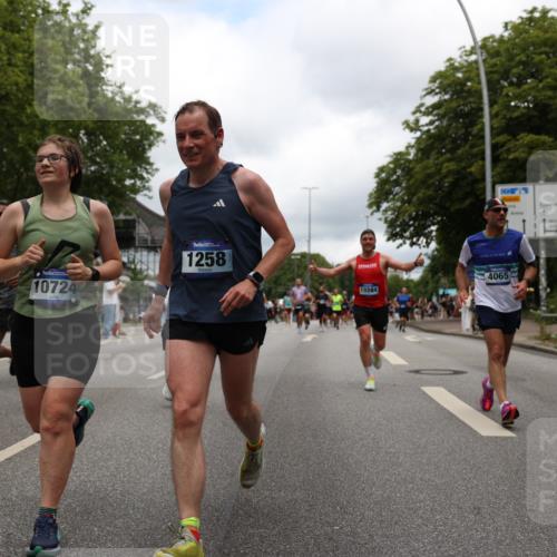 29.06.2025 - hella hamburg halbmarathon Yannick Fuchs http://msf.ph/oto/8239670 29.06.2025 10:47:18 20KM 1061, 1258, 1499, 1706, 1783, 2074, 2082, 2099, 2346, 2910, 3059, 3208, 3209, 3334, 4065, 4419, 4635, 4770, 5077, 6198, 6628, 6877, 7177, 7509, 7864, 8273, 8361, 8390, 8651, 9065, 9142, 9163, 9537, 10549, 10724, 10891, 10895, 11588, 11589, 11604, 11689, 11992, 12155, 12413, 12490, 12875, 12910, 13289, 13997, 14323, 15061, 15126, 15179, 15430, 15497, 15681, 16538, 16986, 18134, 18590, 18720, 18901, 19244 meine-sportfotos.de