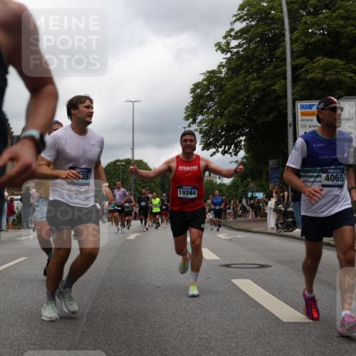 29.06.2025 - hella hamburg halbmarathon Yannick Fuchs http://msf.ph/oto/8239685 29.06.2025 10:47:18 20KM 1061, 1258, 1499, 1706, 1783, 2074, 2082, 2099, 2346, 2910, 3059, 3208, 3209, 3334, 4065, 4419, 4635, 4770, 5077, 6198, 6628, 6877, 7177, 7509, 7864, 8273, 8361, 8390, 8651, 9065, 9142, 9163, 9537, 10549, 10724, 10891, 10895, 11588, 11589, 11604, 11689, 11992, 12155, 12413, 12490, 12875, 12910, 13289, 13997, 14323, 15061, 15126, 15179, 15430, 15497, 15681, 16538, 16986, 18134, 18590, 18720, 18901, 19244 meine-sportfotos.de