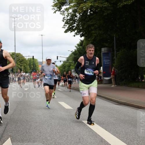 29.06.2025 - hella hamburg halbmarathon Yannick Fuchs http://msf.ph/oto/8239726 29.06.2025 10:34:47 20KM 1603, 1975, 2324, 2714, 2750, 2826, 4381, 4766, 4888, 5375, 5409, 5508, 5803, 6080, 6149, 6152, 6649, 7109, 7495, 7622, 8465, 8467, 8574, 8933, 9294, 10900, 10968, 11731, 12088, 12540, 12704, 12865, 13029, 14699, 14924, 15015, 15424, 15813, 16580, 16761, 17245, 17973, 18614, 18979 meine-sportfotos.de