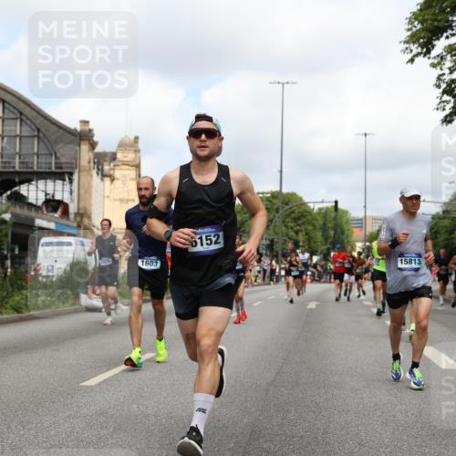 29.06.2025 - hella hamburg halbmarathon Yannick Fuchs http://msf.ph/oto/8239737 29.06.2025 10:34:48 20KM 1603, 1975, 2324, 2714, 2750, 2826, 4381, 4766, 4888, 5050, 5375, 5409, 5508, 5803, 5916, 6080, 6149, 6152, 6649, 7109, 7495, 7622, 8370, 8465, 8467, 8574, 8933, 9294, 10900, 10968, 11731, 12088, 12540, 12704, 12865, 13029, 14699, 14924, 15015, 15424, 15813, 16580, 16761, 17245, 17973, 18614, 18979 meine-sportfotos.de
