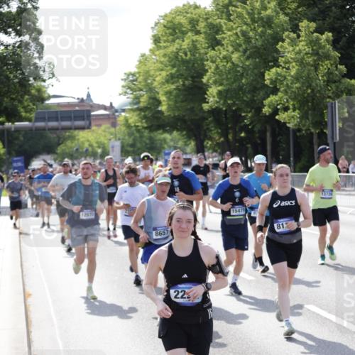 29.06.2025 - hella hamburg halbmarathon Jannik Wohlers http://msf.ph/oto/8239752 29.06.2025 09:54:23 Lombardsbrücke 1817, 1942, 2222, 2367, 2592, 2596, 2670, 2955, 3208, 3209, 4832, 5447, 5884, 6290, 6389, 6723, 6978, 7087, 7335, 7908, 8117, 8482, 8657, 8916, 8981, 9038, 9051, 9093, 9661, 9710, 9924, 11125, 11518, 11519, 11688, 12094, 12269, 12367, 12670, 13008, 13147, 13421, 13698, 13726, 13919, 14248, 14361, 14814, 15478, 15479, 15684, 16110, 16834, 16907, 17353, 17865, 18118, 18190, 18370, 18801, 18915, 18923, 19007 meine-sportfotos.de