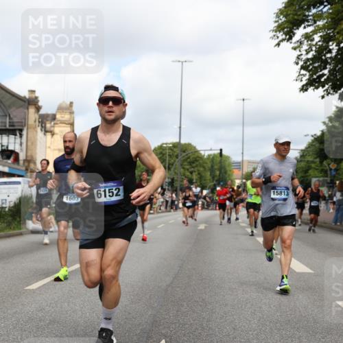 29.06.2025 - hella hamburg halbmarathon Yannick Fuchs http://msf.ph/oto/8239784 29.06.2025 10:34:48 20KM 1603, 1975, 2324, 2714, 2750, 2826, 4381, 4766, 4888, 5050, 5375, 5409, 5508, 5803, 5916, 6080, 6149, 6152, 6649, 7109, 7495, 7622, 8370, 8465, 8467, 8574, 8933, 9294, 10900, 10968, 11731, 12088, 12540, 12704, 12865, 13029, 14699, 14924, 15015, 15424, 15813, 16580, 16761, 17245, 17973, 18614, 18979 meine-sportfotos.de