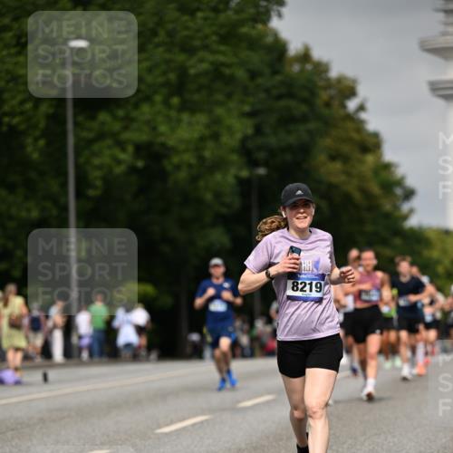 29.06.2025 - hella hamburg halbmarathon Dr. Thomas Lammeyer http://msf.ph/oto/8239797 29.06.2025 10:13:57 Kennedybrücke 1483, 1513, 1573, 1838, 3921, 5511, 7042, 7250, 7333, 7636, 7685, 8090, 8219, 8890, 9366, 9434, 9674, 9681, 9816, 10036, 10943, 11027, 11180 meine-sportfotos.de