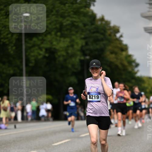 29.06.2025 - hella hamburg halbmarathon Dr. Thomas Lammeyer http://msf.ph/oto/8239850 29.06.2025 10:13:57 Kennedybrücke 1483, 1513, 1573, 1838, 3921, 5511, 7042, 7250, 7333, 7636, 7685, 8090, 8219, 8890, 9366, 9434, 9674, 9681, 9816, 10036, 10943, 11027, 11180 meine-sportfotos.de