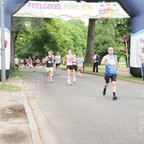 29.06.2025 - hella hamburg halbmarathon MichiJ http://msf.ph/oto/8239851 29.06.2025 10:27:32 Zwischen KM18-KM19 2719, 2980, 3136, 3431, 3783, 4359, 7110, 9403, 10218, 11281, 13800, 15561, 16280, 17623, 18761, 19004, 19151 meine-sportfotos.de