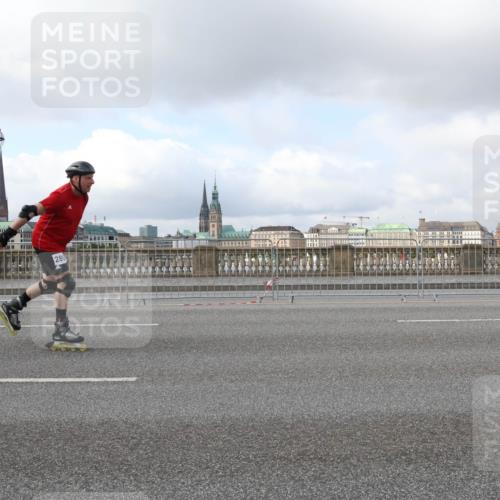 29.06.2025 - hella hamburg halbmarathon Lena Gebhardt http://msf.ph/oto/8239881 29.06.2025 09:02:11 Lombardsbrücke  meine-sportfotos.de