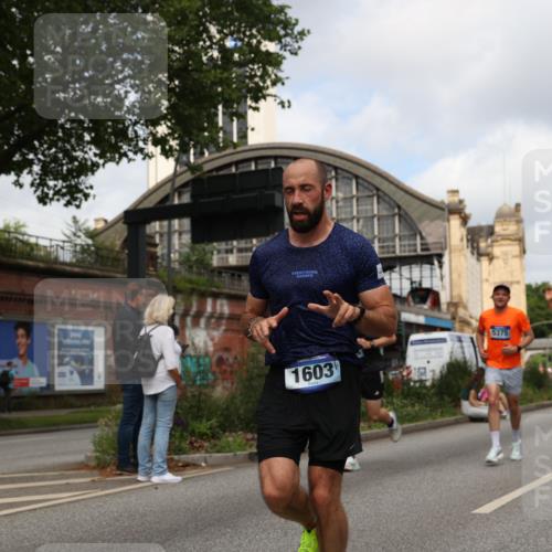29.06.2025 - hella hamburg halbmarathon Yannick Fuchs http://msf.ph/oto/8239899 29.06.2025 10:34:49 20KM 1603, 2324, 2714, 2750, 2826, 4381, 4766, 4888, 5050, 5375, 5409, 5508, 5803, 5916, 6080, 6149, 6152, 6649, 7109, 7495, 7622, 8370, 8465, 8467, 8574, 8933, 9294, 10900, 10968, 11731, 12088, 12540, 12704, 12865, 13029, 14924, 15015, 15424, 15813, 16580, 16761, 17245, 18614, 18979 meine-sportfotos.de