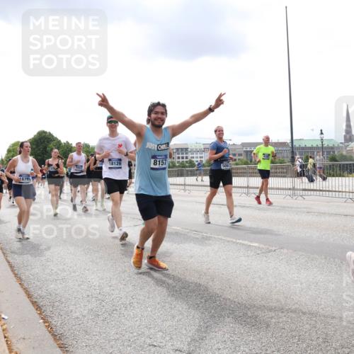 29.06.2025 - hella hamburg halbmarathon Lena Gebhardt http://msf.ph/oto/8239909 29.06.2025 10:33:48 Lombardsbrücke 1189, 1275, 1417, 1705, 1787, 1896, 1995, 2265, 2342, 2482, 2496, 2526, 2776, 3170, 3264, 3340, 3341, 3345, 3560, 3812, 3829, 4164, 4361, 4433, 4449, 4479, 4696, 4807, 4942, 5075, 5096, 5141, 5557, 5561, 5566, 5569, 5584, 5691, 5821, 5822, 5887, 6109, 6364, 6515, 6516, 6854, 6956, 6999, 7027, 7565, 7653, 7705, 8021, 8157, 8202, 8277, 8282, 8375, 8377, 8383, 8401, 8891, 9094, 9234, 9258, 9438, 9591, 9592, 9750, 9780, 9799, 9875, 9995, 10007, 10071, 10561, 11811 meine-sportfotos.de