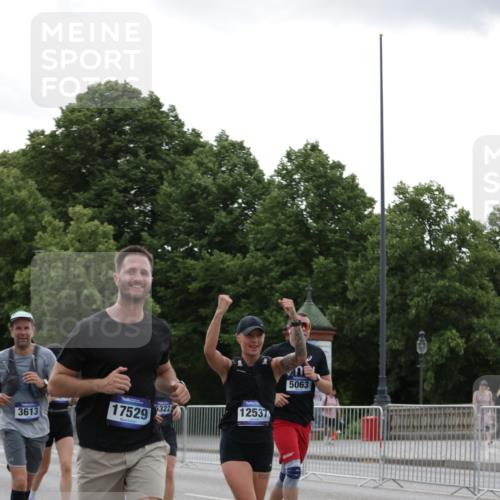 29.06.2025 - hella hamburg halbmarathon Jannik Wohlers http://msf.ph/oto/8239928 29.06.2025 10:29:33 Lombardsbrücke 1097, 1547, 1694, 2302, 2699, 3613, 4580, 5063, 5322, 6626, 8388, 8792, 8941, 9095, 10162, 11376, 12305, 12537, 13031, 13810, 14304, 15266, 16182, 16769, 17529, 18385, 18503 meine-sportfotos.de
