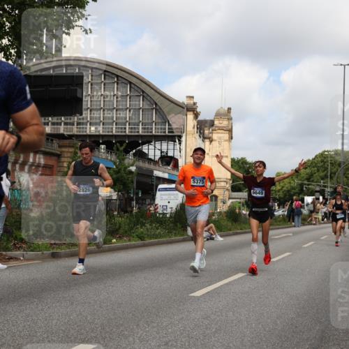 29.06.2025 - hella hamburg halbmarathon Yannick Fuchs http://msf.ph/oto/8239932 29.06.2025 10:34:50 20KM 1603, 2324, 2714, 2750, 2826, 4888, 5050, 5375, 5409, 5508, 5803, 5916, 6080, 6149, 6152, 6649, 7109, 7495, 7622, 8370, 8465, 8467, 8574, 9294, 10900, 10968, 11731, 12088, 12540, 12704, 12865, 13029, 14924, 15015, 15424, 15813, 16580, 16761, 17245, 18614, 18979 meine-sportfotos.de