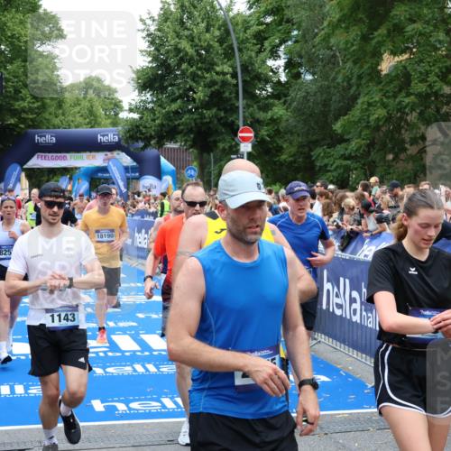 29.06.2025 - hella hamburg halbmarathon Zöllner http://msf.ph/oto/8239959 29.06.2025 10:55:48 Ziel 1143, 1834, 4897, 5021, 6569, 6924, 7221, 8255, 8618, 10212, 12483, 12858, 13474, 14365, 14909, 16401, 16434, 16786, 18125, 18190, 19047 meine-sportfotos.de