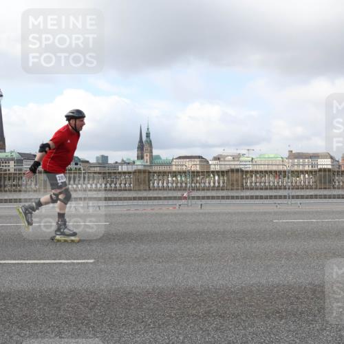 29.06.2025 - hella hamburg halbmarathon Lena Gebhardt http://msf.ph/oto/8239966 29.06.2025 09:02:11 Lombardsbrücke  meine-sportfotos.de