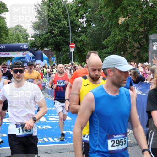 29.06.2025 - hella hamburg halbmarathon Zöllner http://msf.ph/oto/8240025 29.06.2025 10:55:49 Ziel 1143, 1179, 1834, 5021, 6569, 6924, 7221, 8255, 8618, 10212, 12483, 12858, 13474, 14365, 14909, 16401, 16434, 16786, 18125, 18190, 19047 meine-sportfotos.de