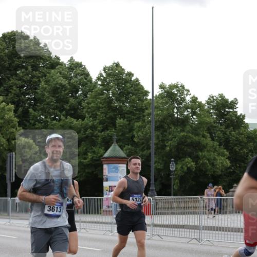 29.06.2025 - hella hamburg halbmarathon Jannik Wohlers http://msf.ph/oto/8240027 29.06.2025 10:29:34 Lombardsbrücke 1097, 1547, 1694, 2302, 2699, 3613, 4580, 5063, 5322, 6626, 8388, 8792, 8941, 9095, 10162, 11376, 12305, 12537, 13031, 14304, 15266, 16182, 16769, 17529, 18503 meine-sportfotos.de