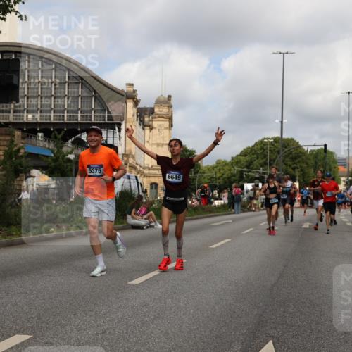 29.06.2025 - hella hamburg halbmarathon Yannick Fuchs http://msf.ph/oto/8240047 29.06.2025 10:34:50 20KM 1603, 2324, 2714, 2750, 2826, 4888, 5050, 5375, 5409, 5508, 5803, 5916, 6080, 6149, 6152, 6649, 7109, 7495, 7622, 8370, 8465, 8467, 8574, 9294, 10900, 10968, 11731, 12088, 12540, 12704, 12865, 13029, 14924, 15015, 15424, 15813, 16580, 16761, 17245, 18614, 18979 meine-sportfotos.de