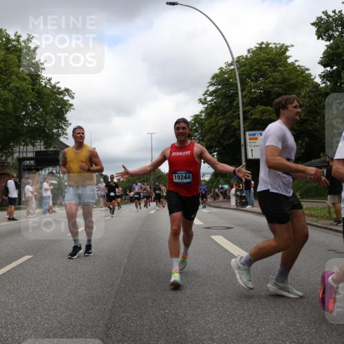29.06.2025 - hella hamburg halbmarathon Yannick Fuchs http://msf.ph/oto/8240132 29.06.2025 10:47:19 20KM 1061, 1151, 1258, 1499, 1706, 1783, 2074, 2082, 2099, 2346, 2910, 3059, 3208, 3209, 3334, 4065, 4419, 4635, 4770, 5077, 6198, 6628, 6877, 7177, 7509, 7864, 8273, 8361, 8390, 8651, 9142, 9537, 10549, 10724, 10891, 10895, 11588, 11589, 11604, 11689, 11992, 12413, 12490, 12875, 12909, 12910, 13289, 13997, 14323, 15061, 15126, 15179, 15430, 15497, 15681, 16538, 16986, 18134, 18590, 18720, 18901, 19244 meine-sportfotos.de