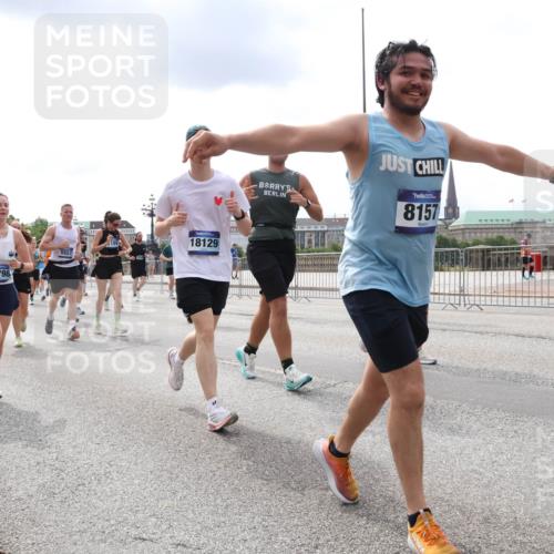 29.06.2025 - hella hamburg halbmarathon Lena Gebhardt http://msf.ph/oto/8240156 29.06.2025 10:33:48 Lombardsbrücke 1189, 1275, 1417, 1705, 1787, 1896, 1995, 2265, 2342, 2482, 2496, 2526, 2776, 3170, 3264, 3340, 3341, 3345, 3560, 3812, 3829, 4164, 4361, 4433, 4449, 4479, 4696, 4807, 4942, 5075, 5096, 5141, 5557, 5561, 5566, 5569, 5584, 5691, 5821, 5822, 5887, 6109, 6364, 6515, 6516, 6854, 6956, 6999, 7027, 7565, 7653, 7705, 8021, 8157, 8202, 8277, 8282, 8375, 8377, 8383, 8401, 8891, 9094, 9234, 9258, 9438, 9591, 9592, 9750, 9780, 9799, 9875, 9995, 10007, 10071, 10561, 11811 meine-sportfotos.de