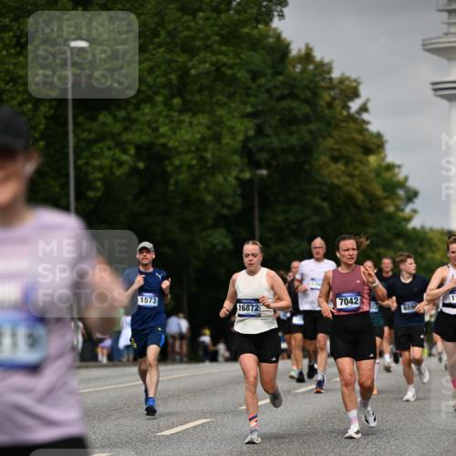 29.06.2025 - hella hamburg halbmarathon Dr. Thomas Lammeyer http://msf.ph/oto/8240157 29.06.2025 10:13:59 Kennedybrücke 1483, 1513, 1573, 1838, 3921, 4389, 5511, 7042, 7250, 7333, 7636, 7685, 8090, 8219, 8890, 9366, 9434, 9674, 9681, 9816, 10036, 10943, 11027, 11180 meine-sportfotos.de