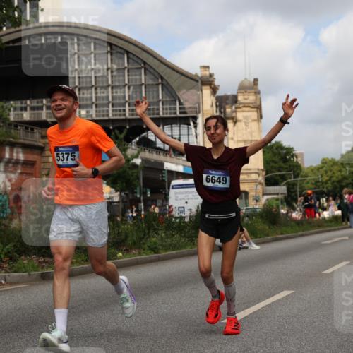 29.06.2025 - hella hamburg halbmarathon Yannick Fuchs http://msf.ph/oto/8240183 29.06.2025 10:34:51 20KM 1603, 1882, 2324, 2714, 2750, 2826, 4843, 4888, 5050, 5375, 5409, 5508, 5745, 5803, 5916, 6080, 6149, 6152, 6649, 7109, 7495, 7622, 8370, 8465, 8467, 8574, 9294, 10900, 10968, 11731, 12088, 12540, 12704, 12865, 13029, 13667, 14924, 15015, 15424, 15542, 15813, 16580, 16761, 17245, 18614, 18979 meine-sportfotos.de