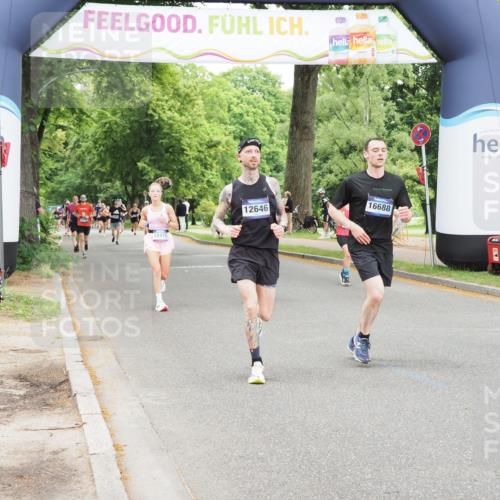 29.06.2025 - hella hamburg halbmarathon MichiJ http://msf.ph/oto/8240195 29.06.2025 10:50:26 Zwischen KM18-KM19 1316, 3919, 12008, 12475, 12646, 15532, 15698, 16688, 17437, 17895 meine-sportfotos.de