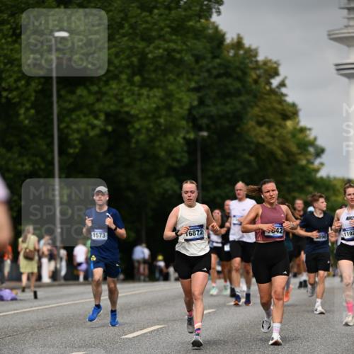 29.06.2025 - hella hamburg halbmarathon Dr. Thomas Lammeyer http://msf.ph/oto/8240197 29.06.2025 10:14:00 Kennedybrücke 1483, 1513, 1573, 1838, 3921, 4389, 5511, 7042, 7250, 7333, 7685, 8090, 8219, 8890, 9366, 9434, 9674, 9681, 9816, 9988, 10036, 10943, 11027, 11180 meine-sportfotos.de