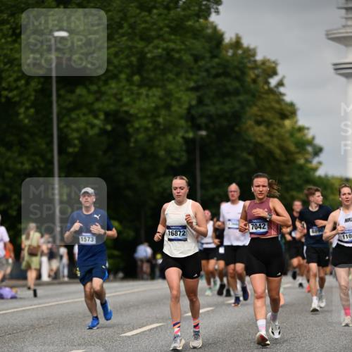 29.06.2025 - hella hamburg halbmarathon Dr. Thomas Lammeyer http://msf.ph/oto/8240244 29.06.2025 10:14:00 Kennedybrücke 1483, 1513, 1573, 1838, 3921, 4389, 5511, 7042, 7250, 7333, 7685, 8090, 8219, 8890, 9366, 9434, 9674, 9681, 9816, 9988, 10036, 10943, 11027, 11180 meine-sportfotos.de
