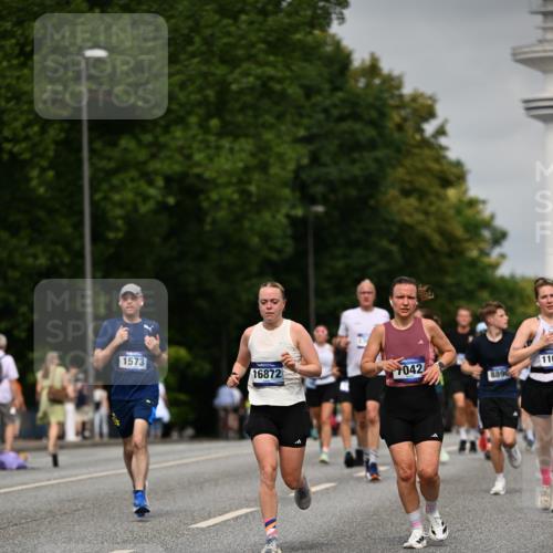 29.06.2025 - hella hamburg halbmarathon Dr. Thomas Lammeyer http://msf.ph/oto/8240273 29.06.2025 10:14:00 Kennedybrücke 1483, 1513, 1573, 1838, 3921, 4389, 5511, 7042, 7250, 7333, 7685, 8090, 8219, 8890, 9366, 9434, 9674, 9681, 9816, 9988, 10036, 10943, 11027, 11180 meine-sportfotos.de